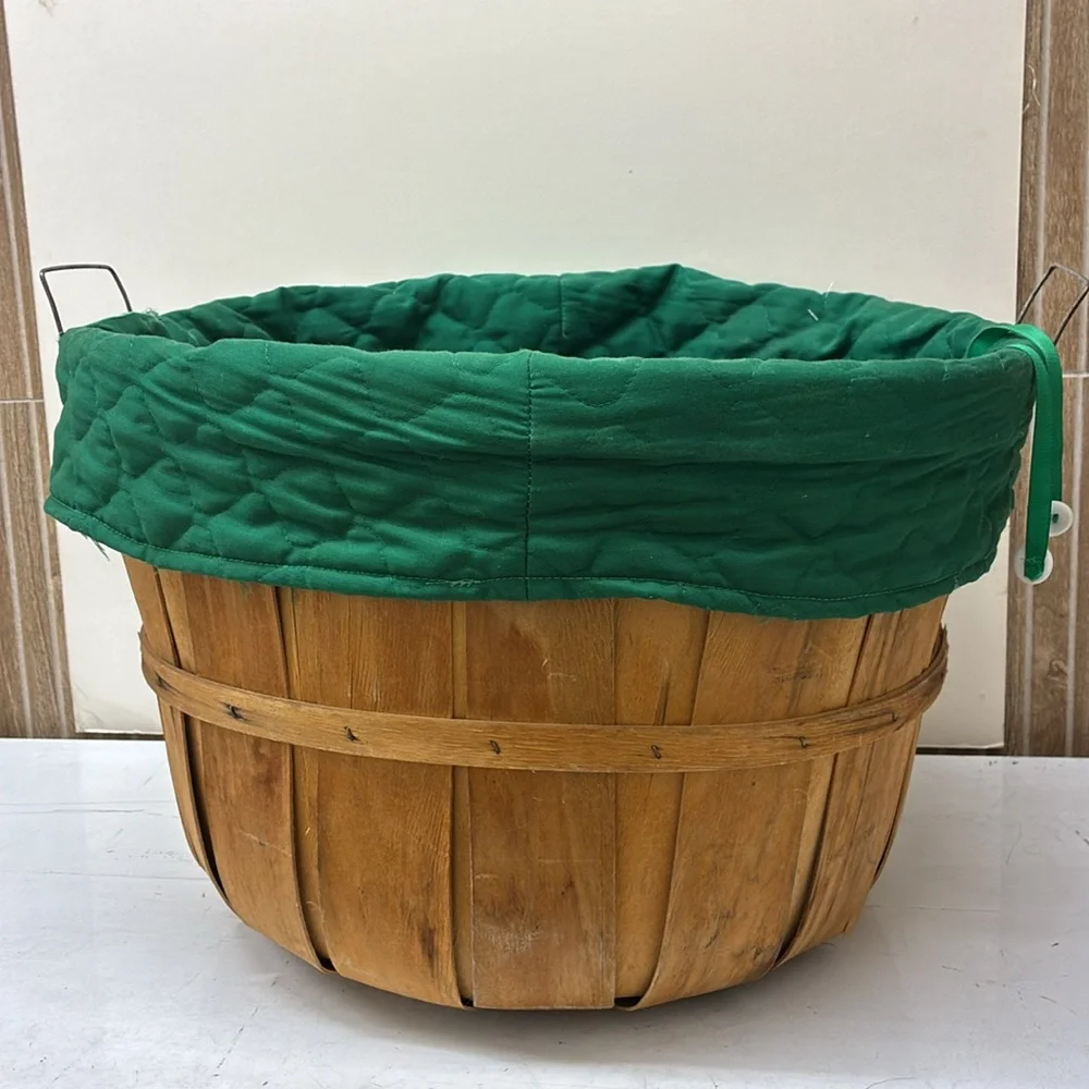 Wooden Orchard Bushel Basket Primitive Handles W/ Green Quilted Liner Pockets